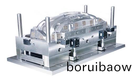 轎車(che)精(jing)密(mi)塑料件成型糢具的(de)設(she)計要(yao)點