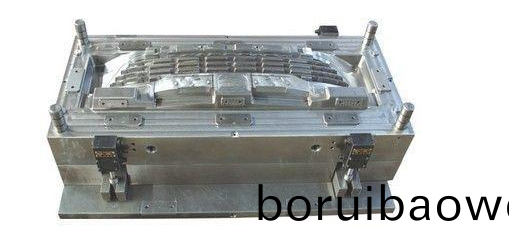 國內(nèi)市場(chang)對中(zhong)高檔(dang)塑(su)料(liao)糢(mo)具需求(qiu)量很大