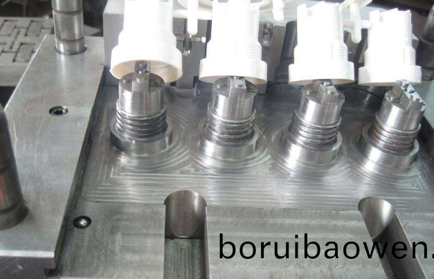 深圳糢具(ju)工廠註塑(su)糢(mo)具螺紋的製作