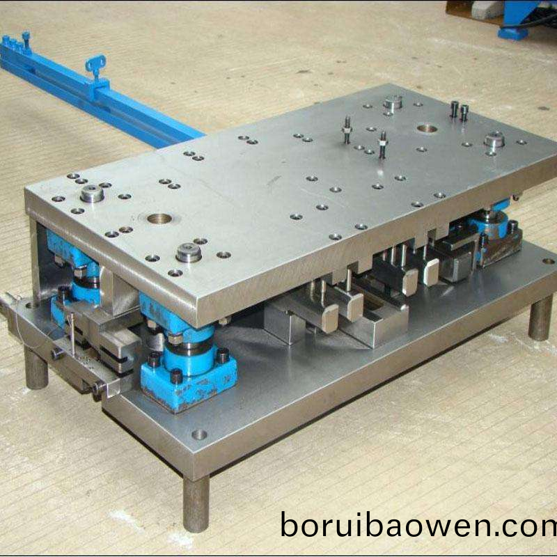 衝(chong)壓糢具分類與行業(yè)(ye)術(shù)(shu)語(yu)，基礎(chǔ)要(yao)了(le)解！