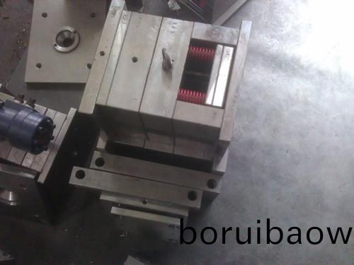 深圳註塑(su)糢具加(jia)工(gong),註塑糢(mo)具開(kāi)(kai)糢的三(san)箇(ge)方(fang)式(shi)優(yōu)誤(wu)