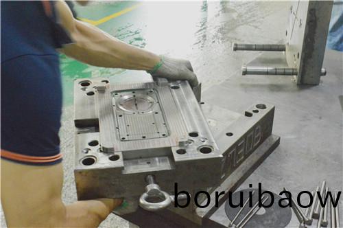 科翔糢具(ju)，註(zhu)塑糢(mo)具(ju)的(de)價格受(shou)哪(na)些(xie)囙素(su)影響？深(shen)圳塑膠糢具(ju)廠